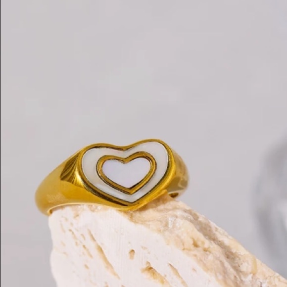 💛18K gold plated heart shell ring - Picture 2 of 5